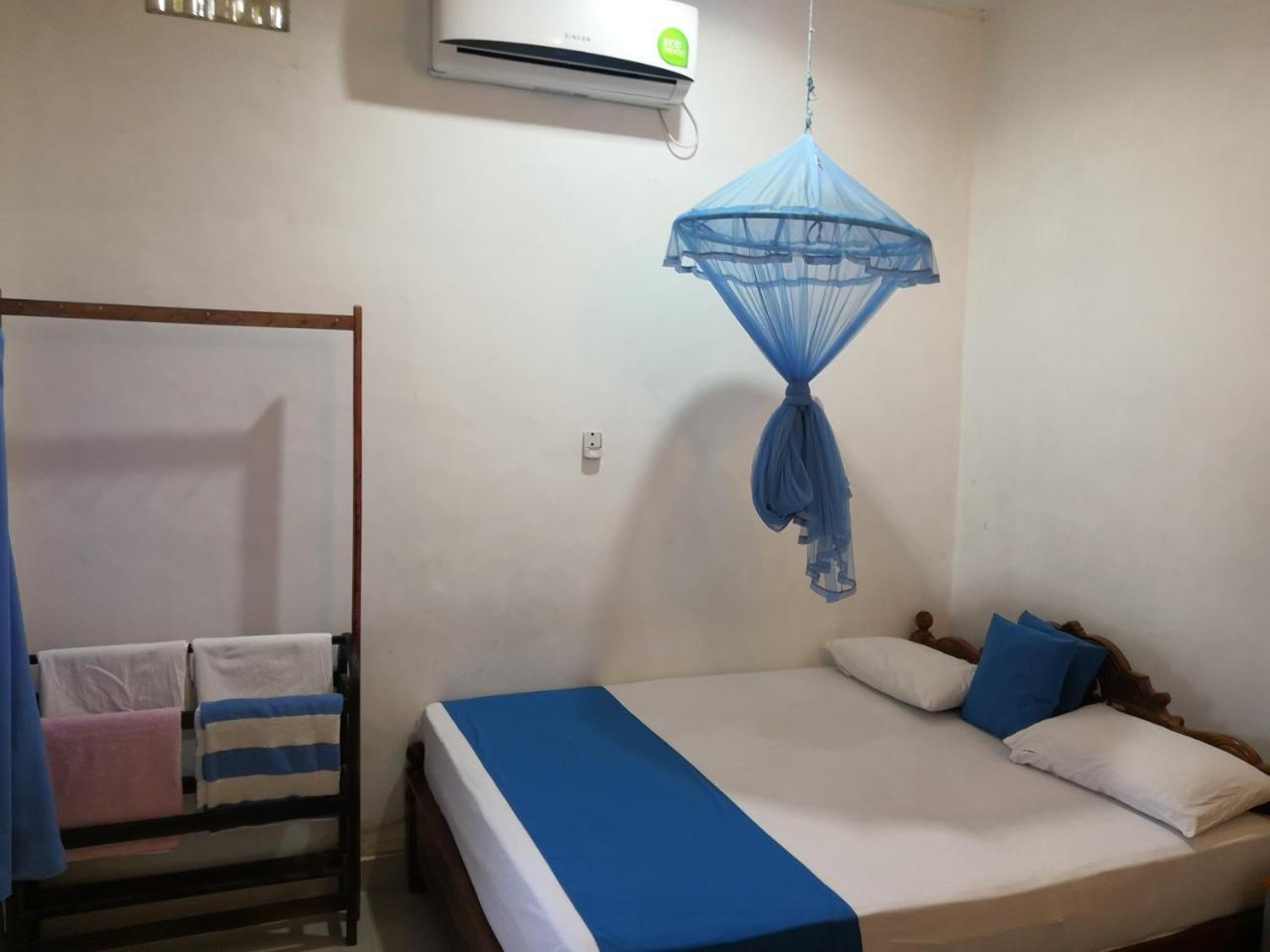 Alass Ga For Pets Lovers Hotell Trincomalee Exteriör bild